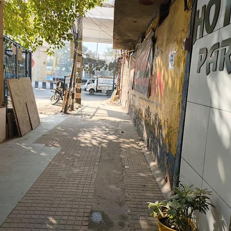 Hotel Metro Park New Delhi Eksteriør billede